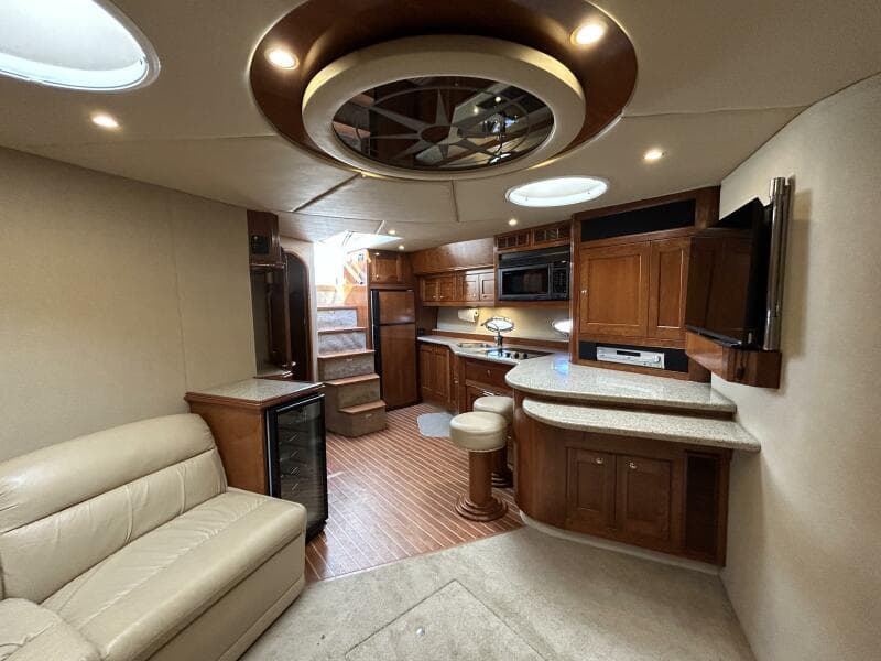 2003 Cruisers Yachts 540 Express