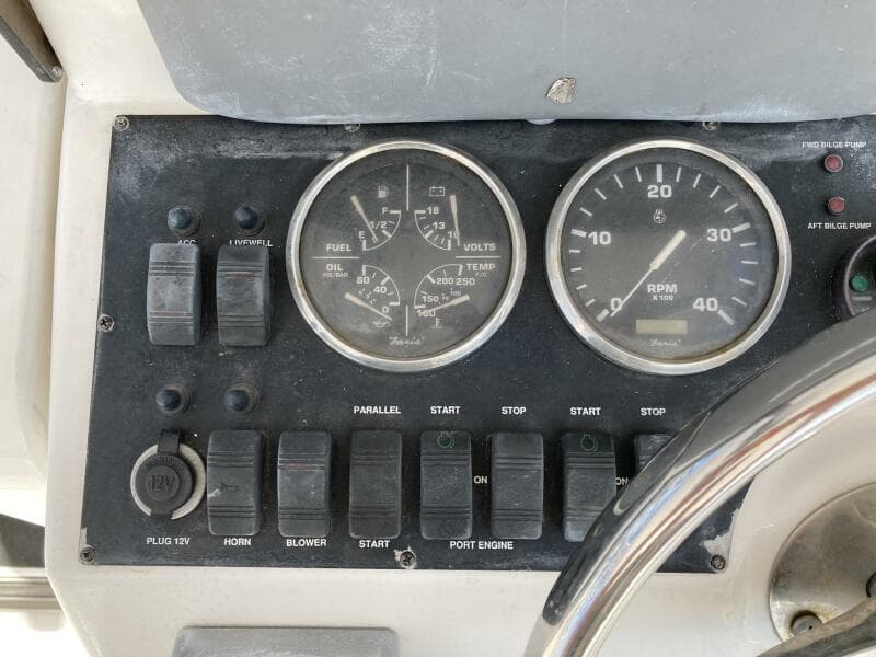 2006 Luhrs 280 Express Open