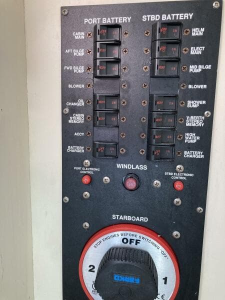 2006 Luhrs 280 Express Open