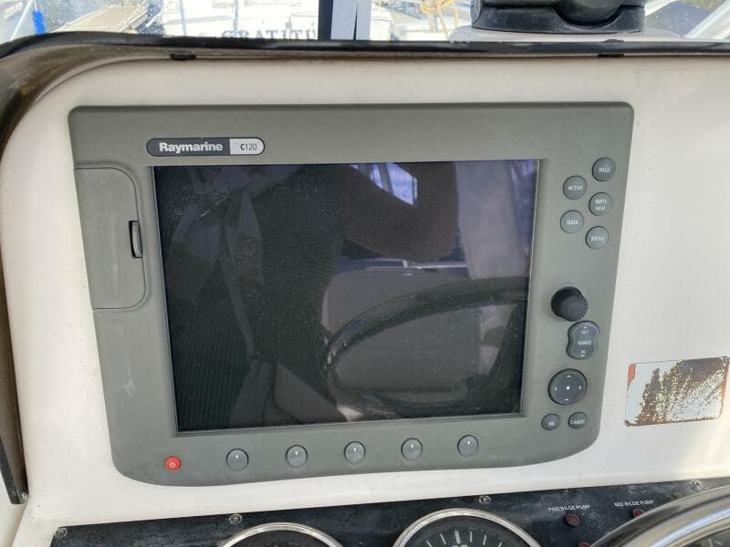 2006 Luhrs 280 Express Open