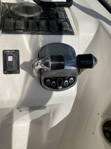 2006 Luhrs 280 Express Open