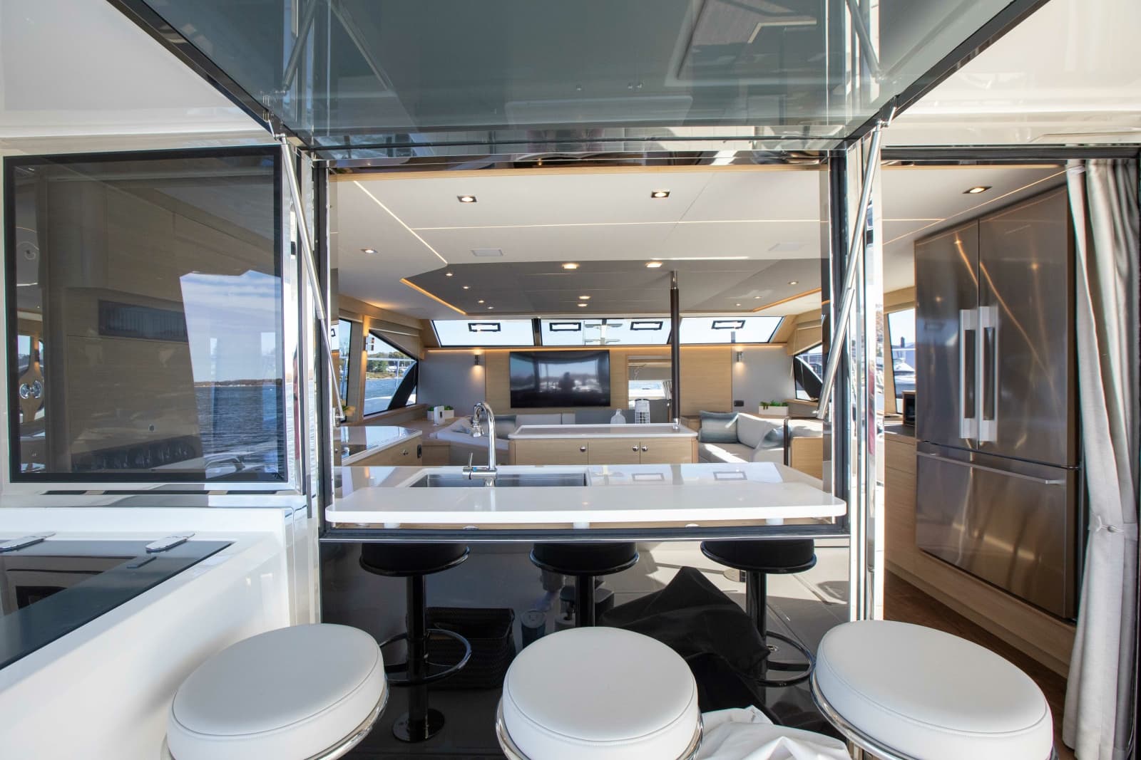 2023 Aquila 54 Yacht