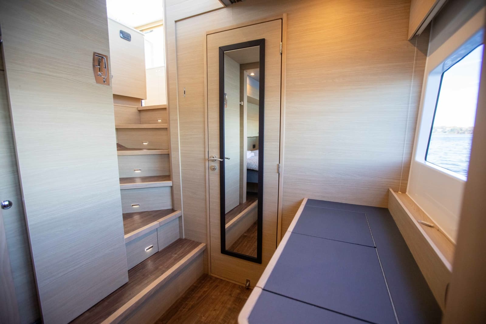 2023 Aquila 54 Yacht