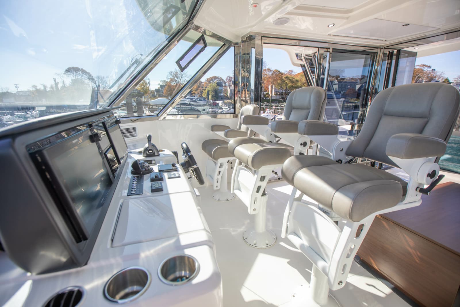 2023 Aquila 54 Yacht