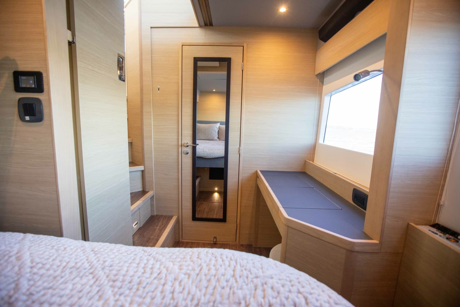 2023 Aquila 54 Yacht