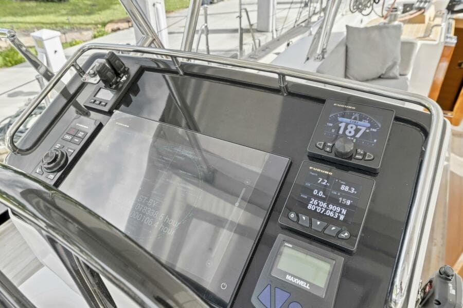 2013 Hylas 63 - Photo 30