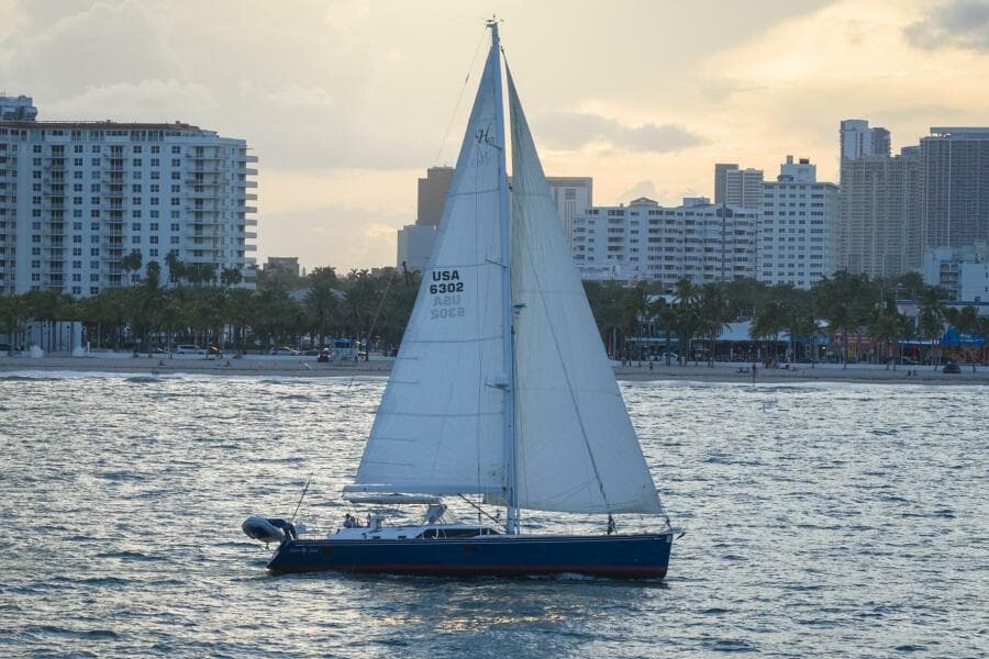 2013 Hylas 63 - Photo 17