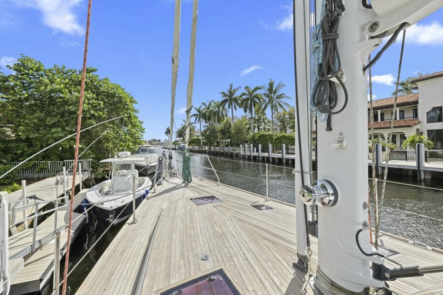 2013 Hylas 63 - Photo 25