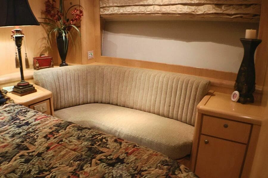 2001 Donzi 73' Sport Fish  Master Stateroom (6)