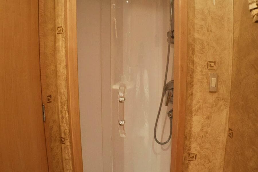 2001 Donzi 73' Sport Fish  VIP Head 3