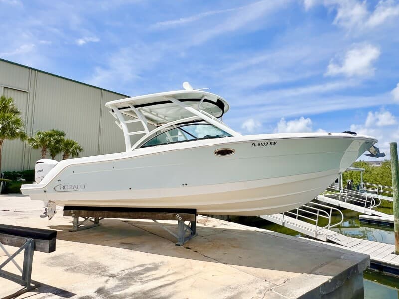 2019 Robalo R317