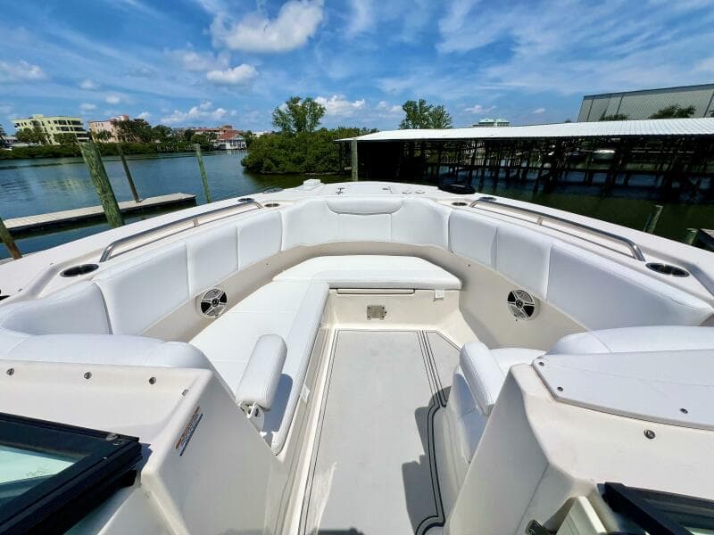 2019 Robalo R317
