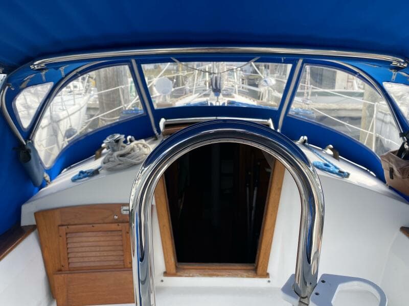 1987 Dickerson 37 aft cockpit