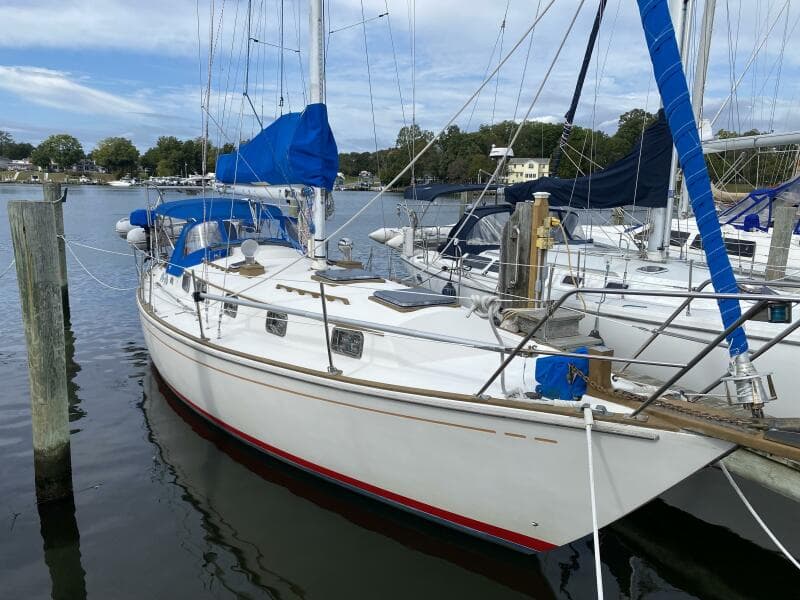 1987 Dickerson 37 aft cockpit