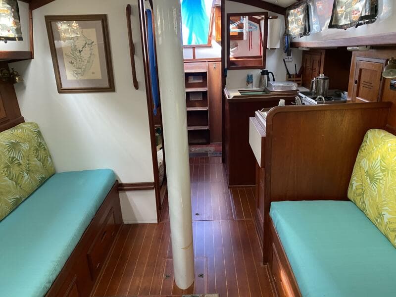 1987 Dickerson 37 aft cockpit