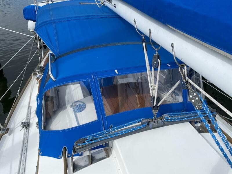 1987 Dickerson 37 aft cockpit