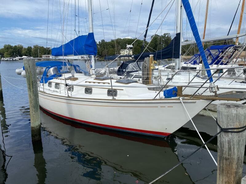 1987 Dickerson 37 aft cockpit