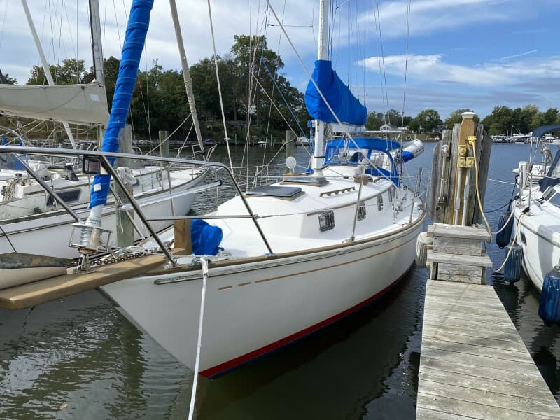 1987 Dickerson 37 aft cockpit