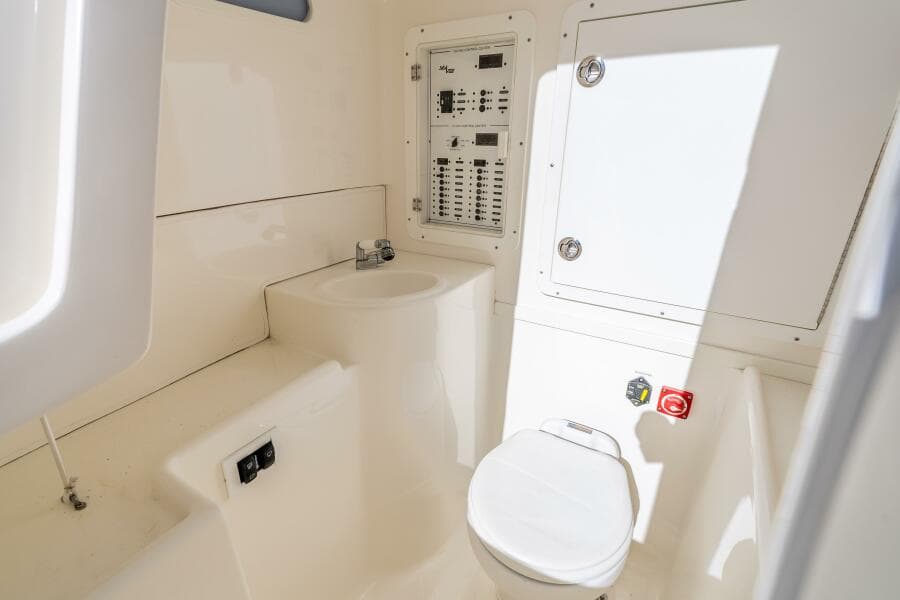  2018 SeaVee 370Z- SUSAN L