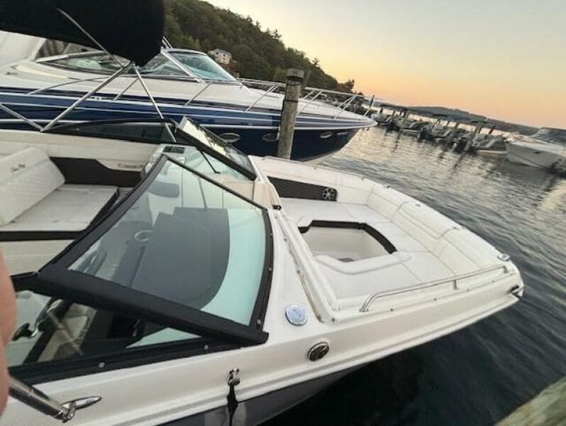 2019 Sea Ray SDX 270