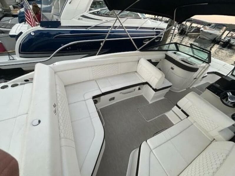 2019 Sea Ray SDX 270