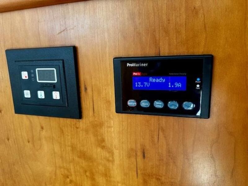 2001 Silverton 42 Convertible