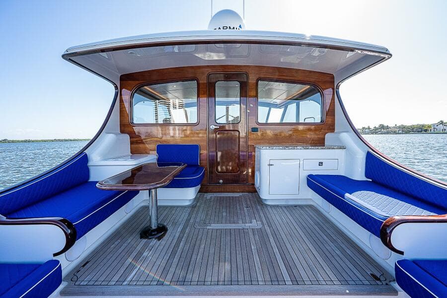 Maverick 55 Lucky - Cockpit