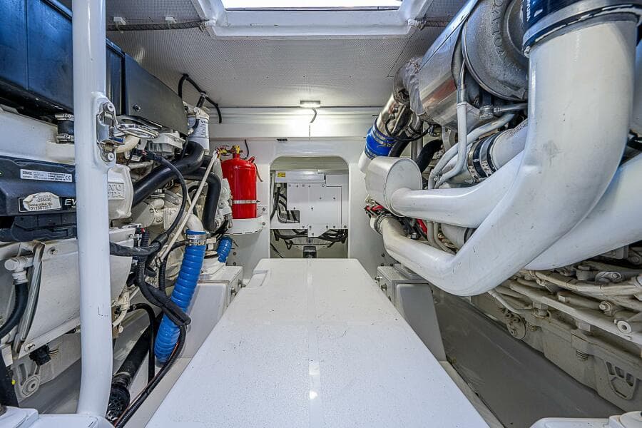 Maverick 55 Lucky -  Engine Room