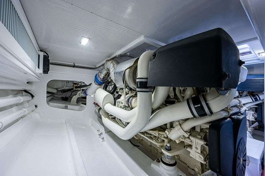 Maverick 55 Lucky -  Engine Room
