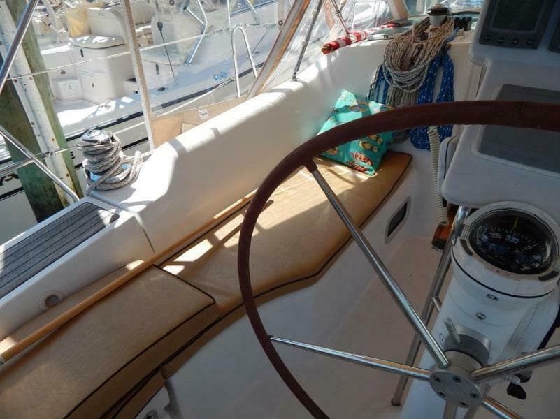 2004 Beneteau 373