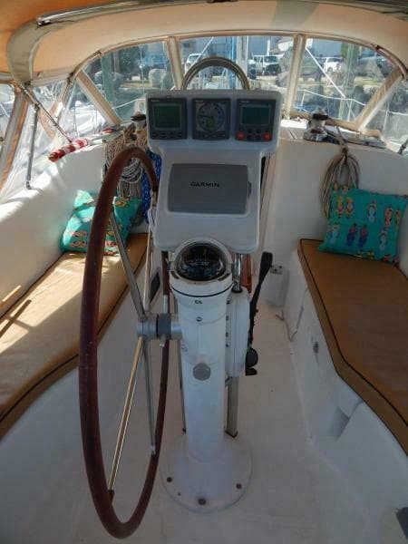 2004 Beneteau 373