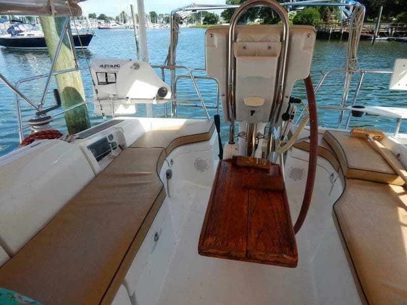 2004 Beneteau 373
