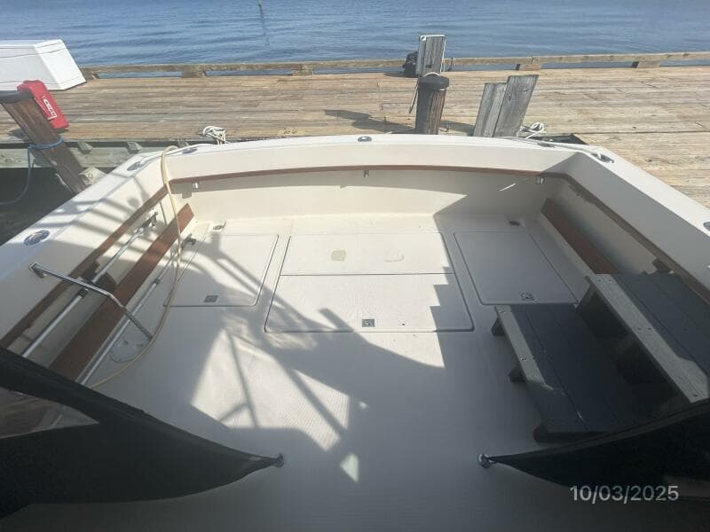 31' Pursuit cockpit aft