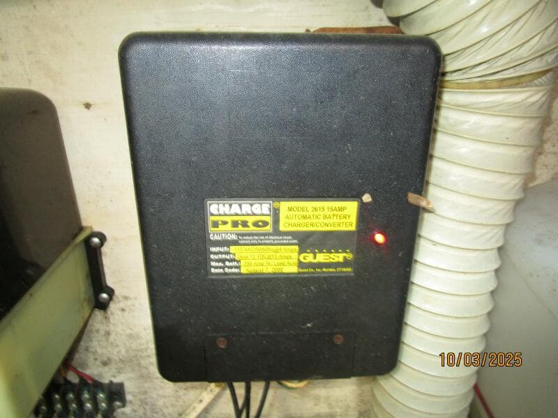 31' pursuit battery charger