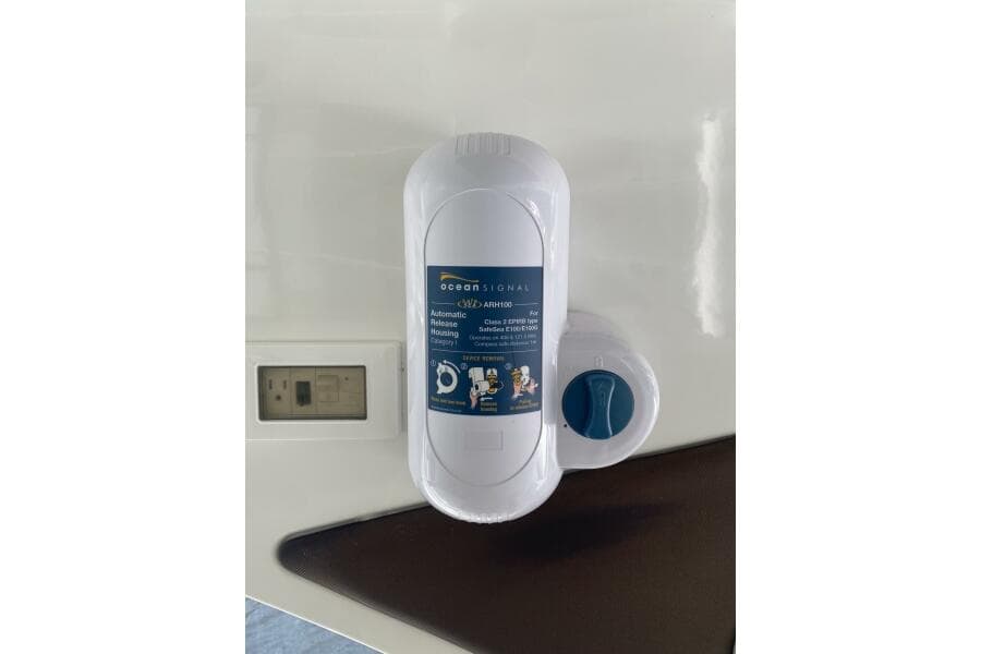 Automatic release housing on 2014 Beneteau Gran Turismo 44 yacht.