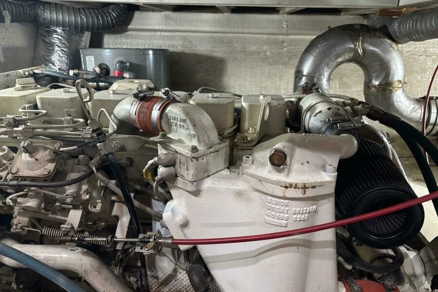 1986 Egg Harbor 37 Convertible - Photo 26