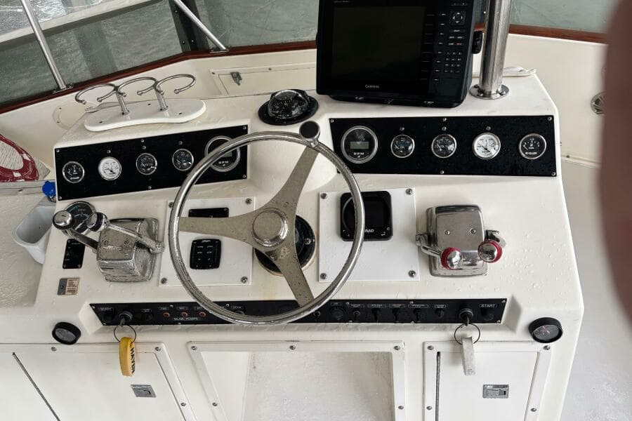 1986 Egg Harbor 37 Convertible - Photo 7