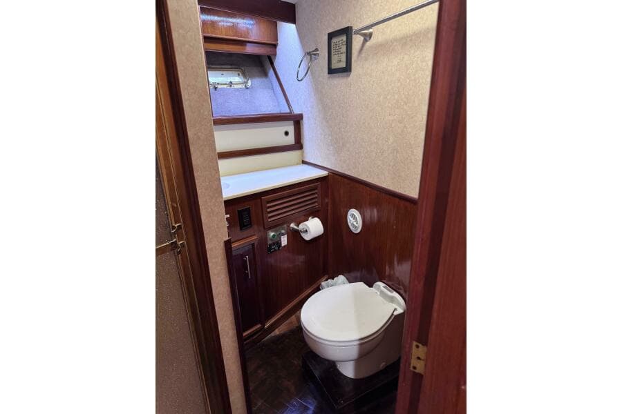 1986 Egg Harbor 37 Convertible - Photo 22