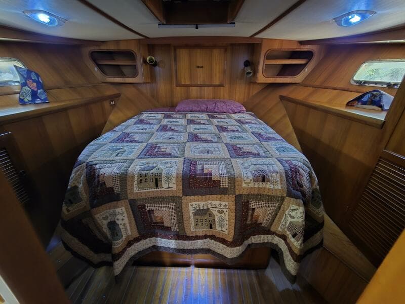 1987 Nova Marine Moorea