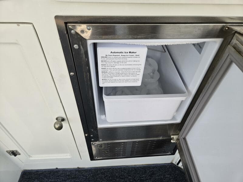 1987 Nova Marine Moorea