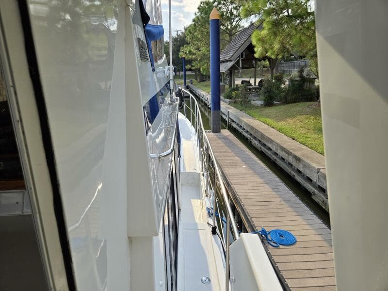 1987 Nova Marine Moorea