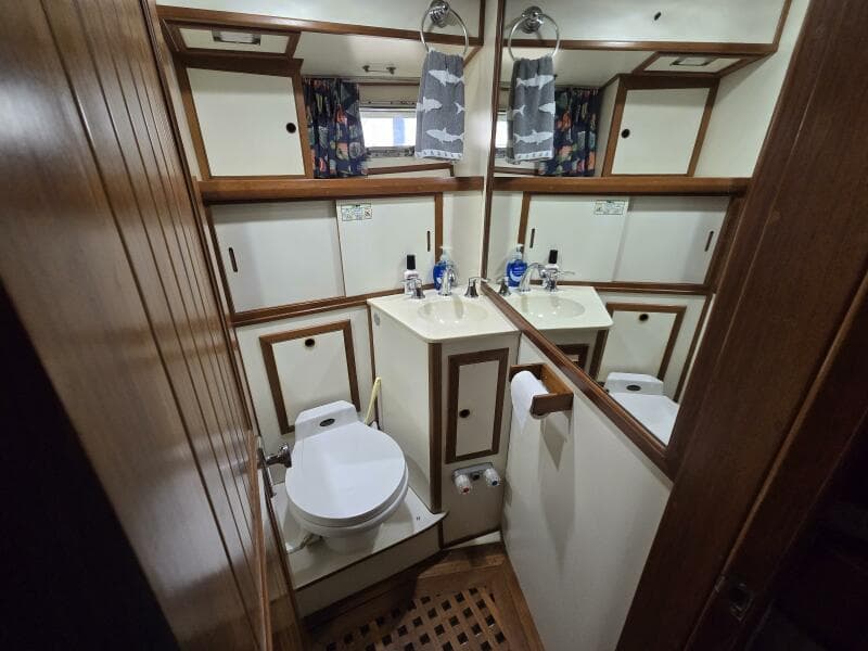 1987 Nova Marine Moorea