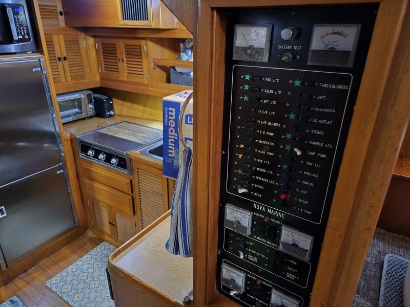 1987 Nova Marine Moorea