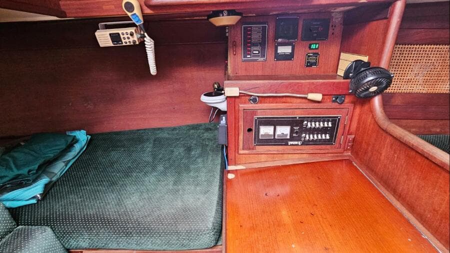 1987 Tartan 37 - Photo 27