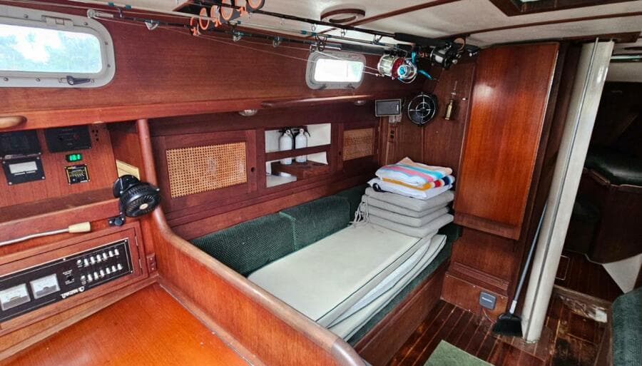 1987 Tartan 37 - Photo 33