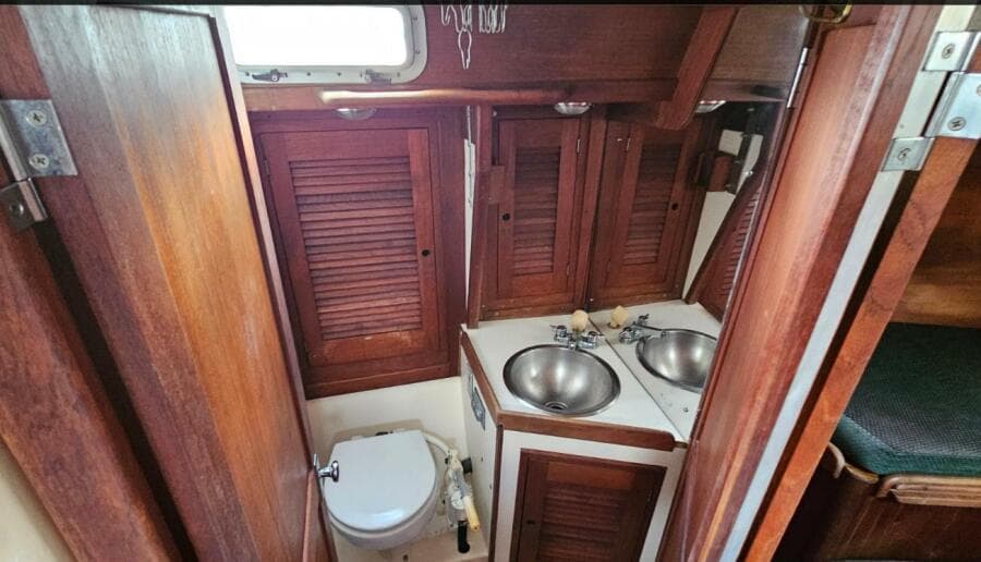 1987 Tartan 37 - Photo 41