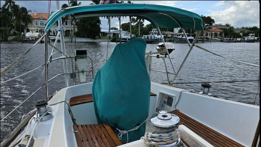 1987 Tartan 37 - Photo 17