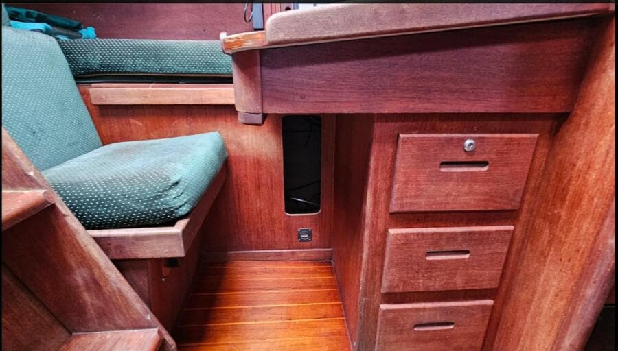 1987 Tartan 37 - Photo 26