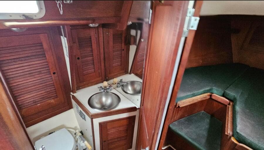 1987 Tartan 37 - Photo 40