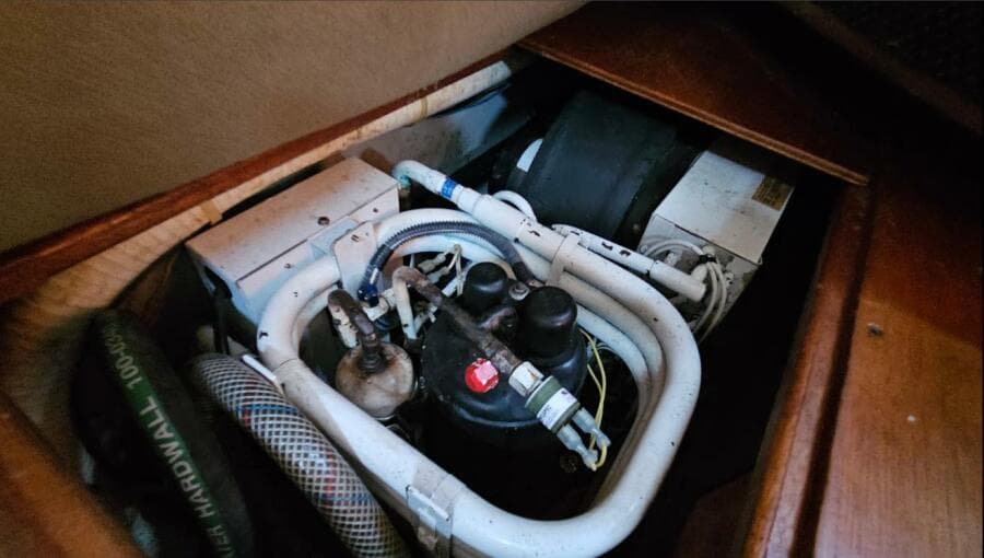 1987 Tartan 37 - Photo 38